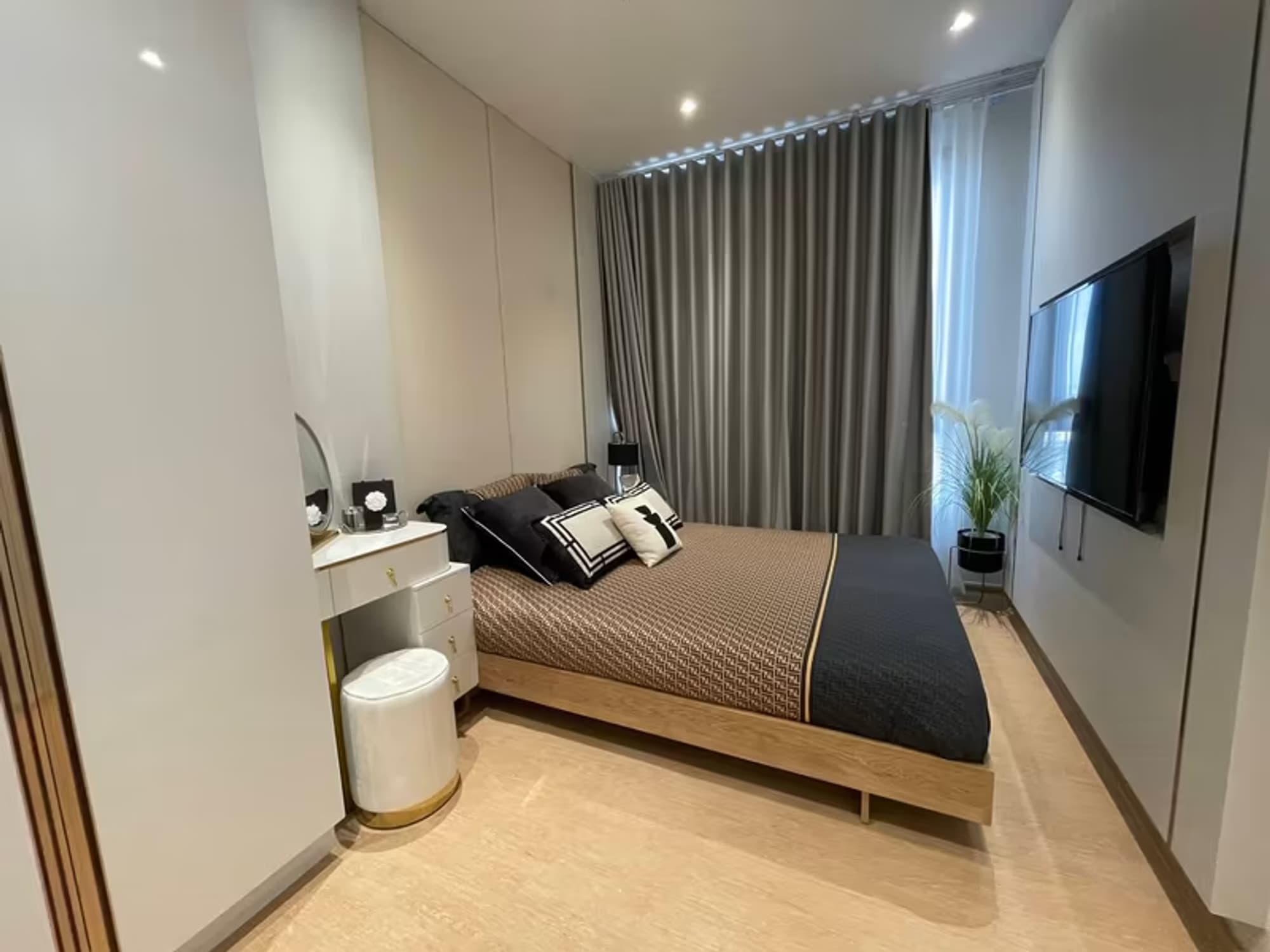  - Image 3