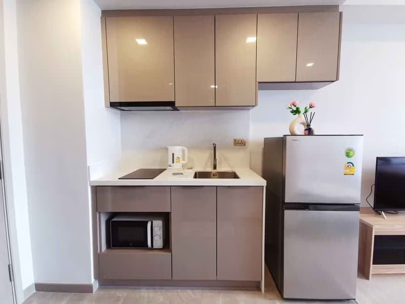 1 Bed Condo for Sale  Near Phra Ram 9 MRT