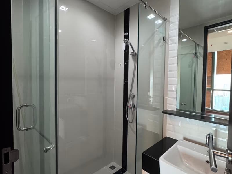 1 Bed Condo for Sale in Ratchathewi