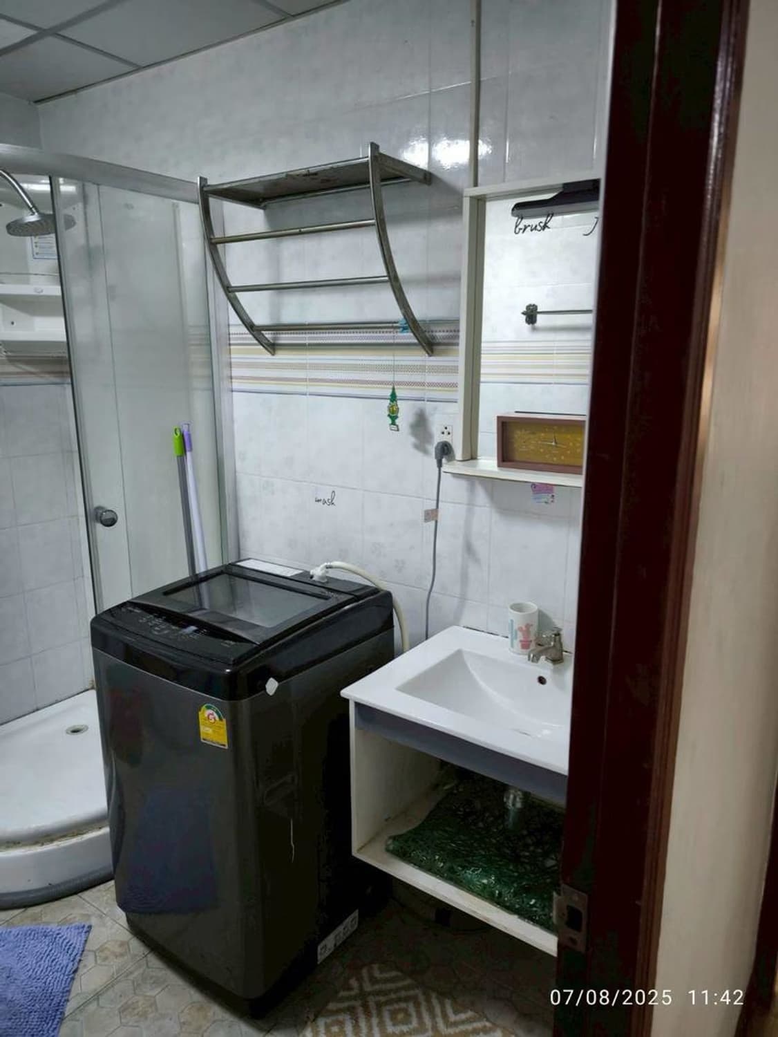 2 Bed Condo for Rent in Huai Khwang - Image 7