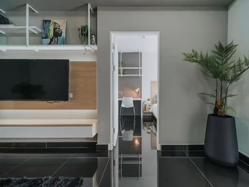1 Bedroom Condo