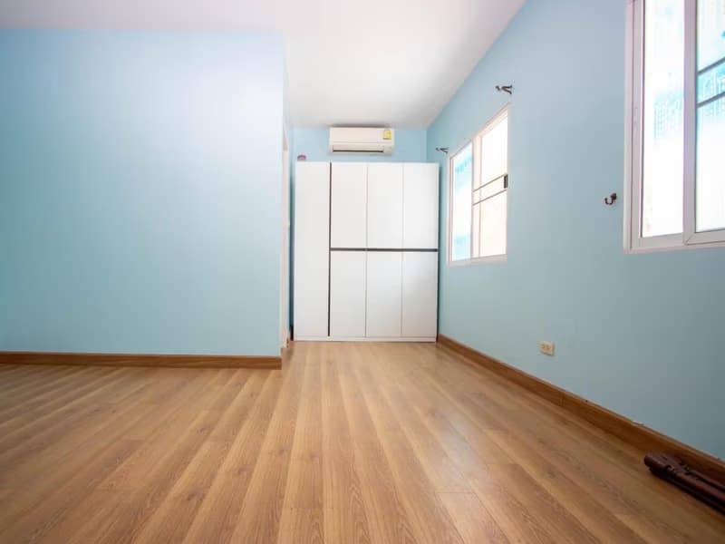 4 Bed House for Rent in San Kamphaeng District