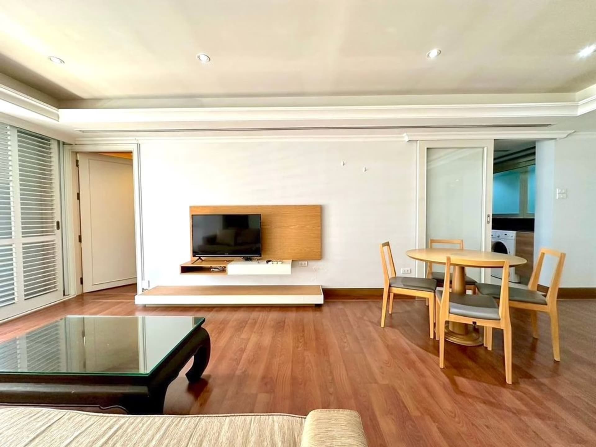 2 Bed Condo for Rent in Pathum Wan - Image 2