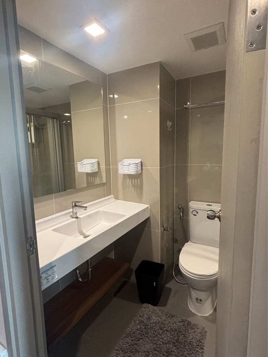 1 Bed Condo for Rent in Huai Khwang - Image 7