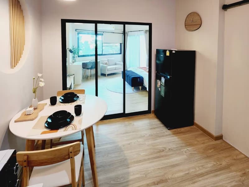 Condo for Sale at Riverside Condo