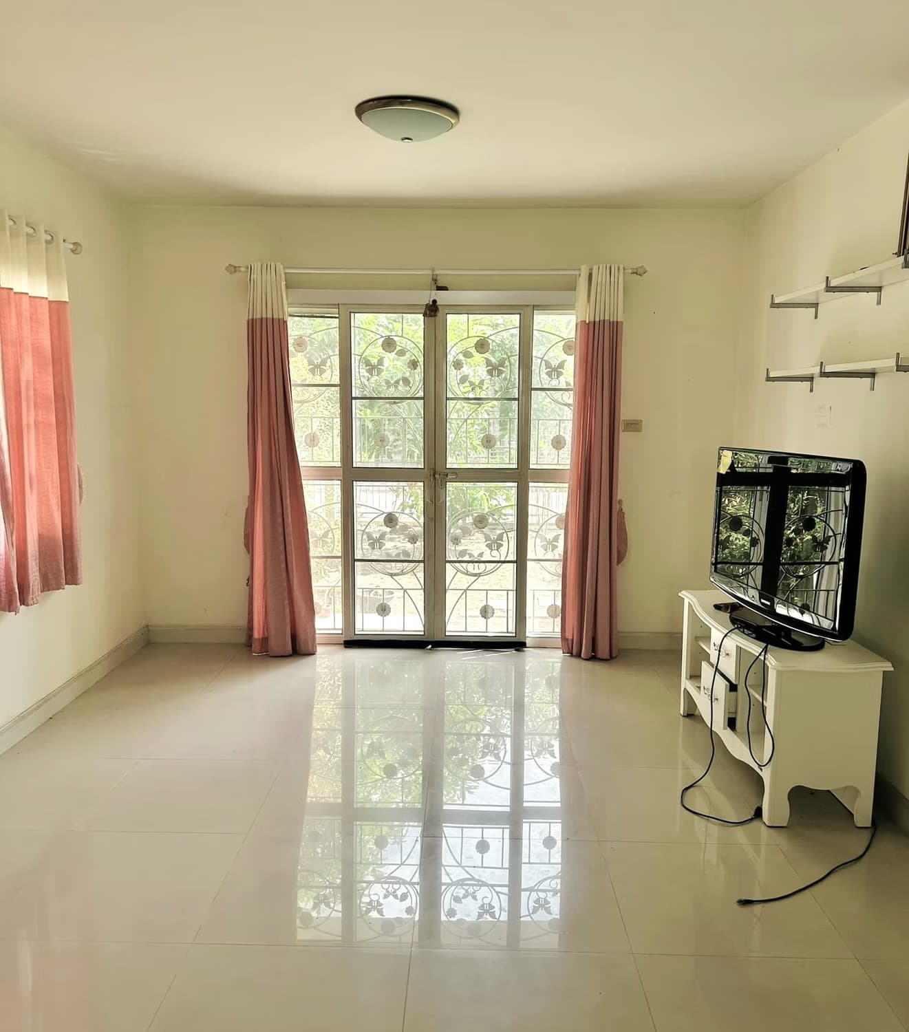 3 Bed House for Rent in Doi Saket - Image 3