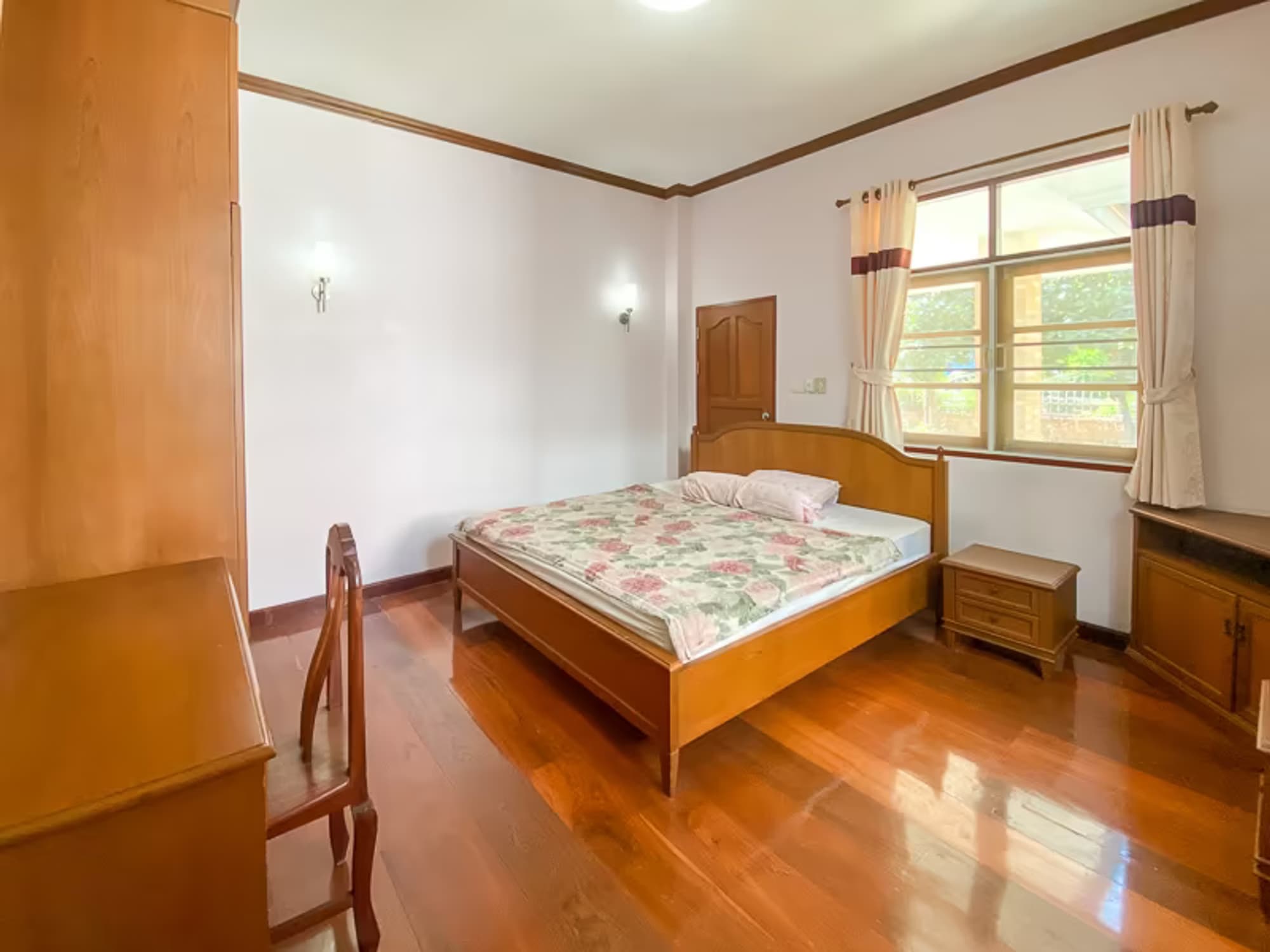 4 Bedroom House - Image 10
