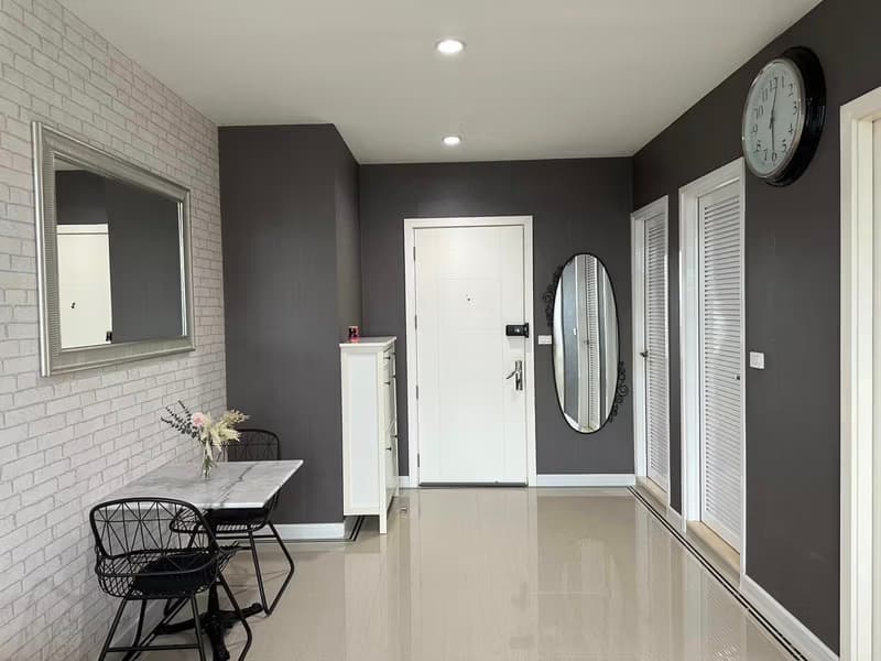 1 Bed Condo for Rent  Near Phra Ram 9 MRT