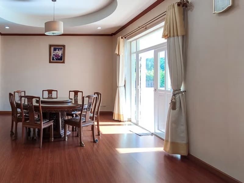 7 Bedroom House