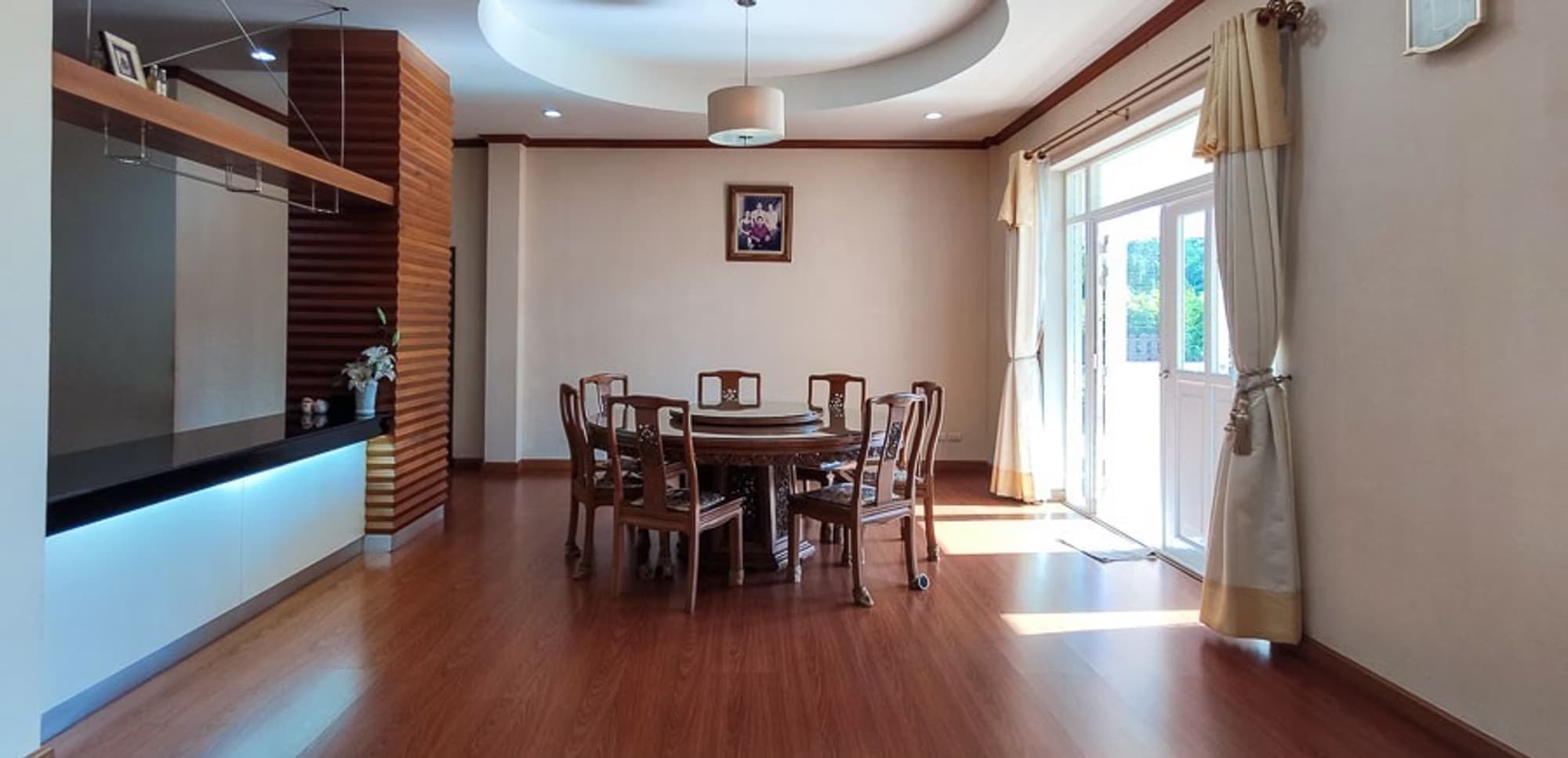 7 Bedroom House - Image 17