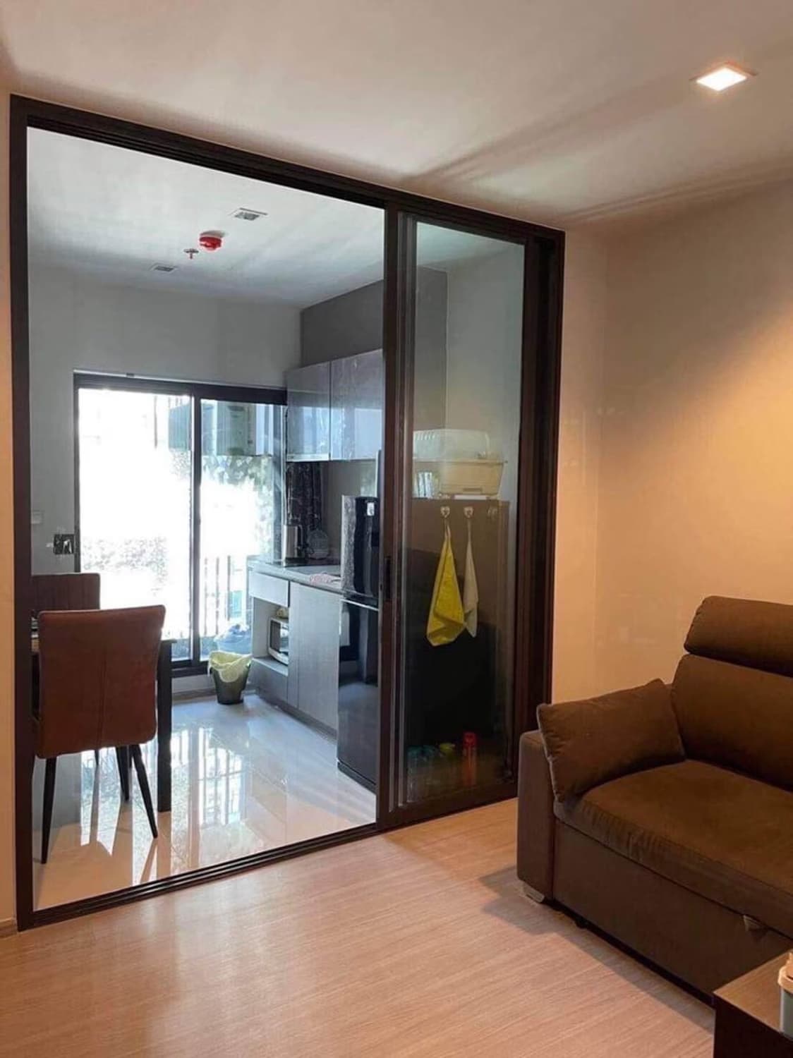 1 ห้องนอน Condo สำหรับ จำหน่าย ใกล้ Phra Ram 9 MRT - Image 7