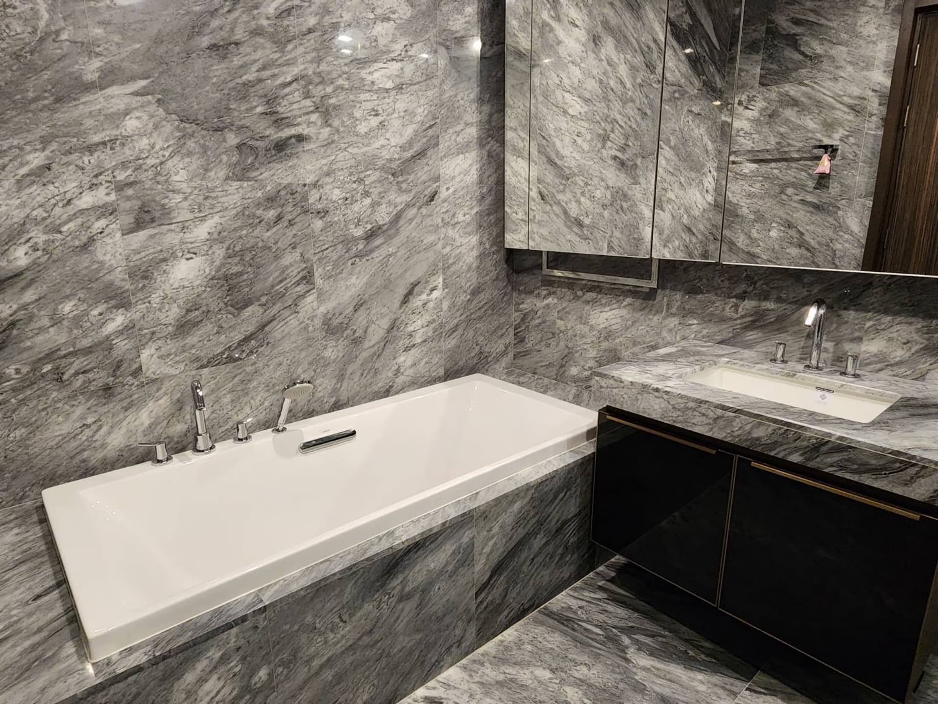 2 Bed Condo for Rent and Sale in Phaya Thai - Image 22