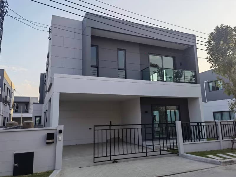 House for Rent at Centro Bangna