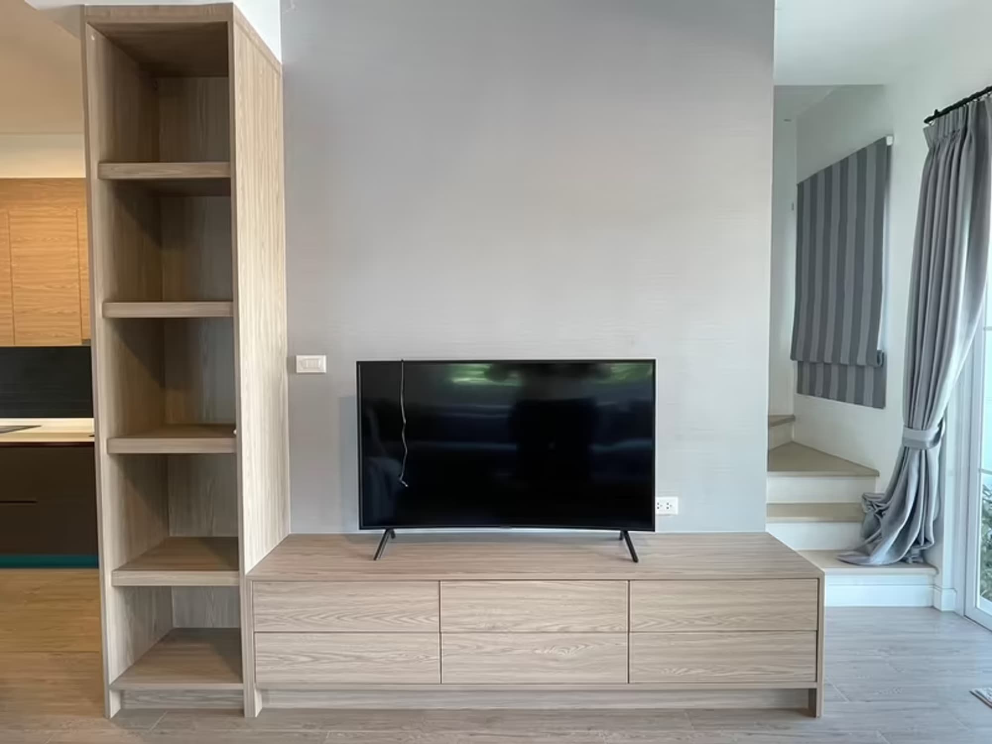  - Image 3