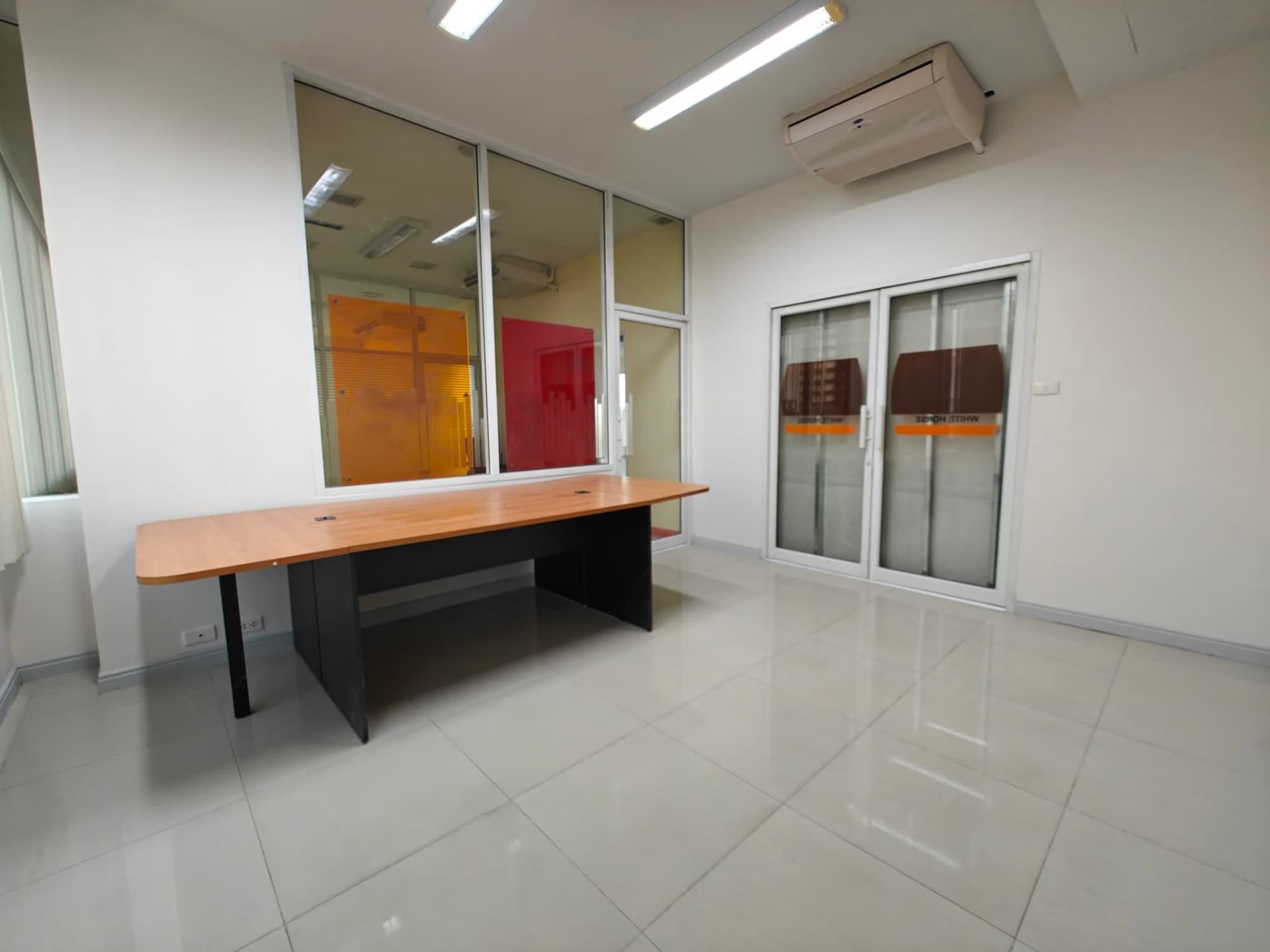 Studio Commercial for Rent in Bang Na - Image 11