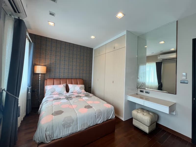 4 Bed House for Sale in Lat Krabang