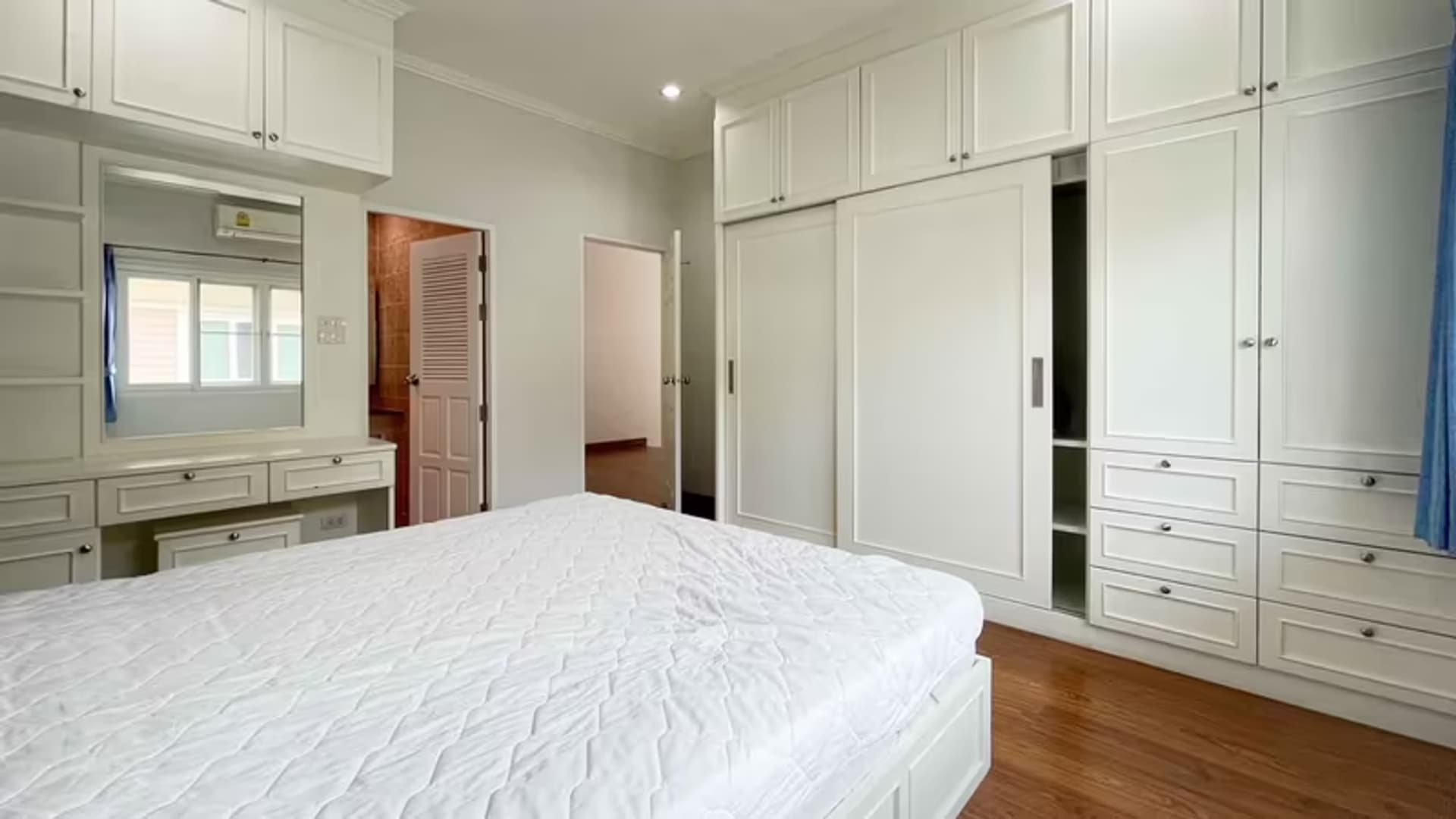 3 Bedroom House - Image 10