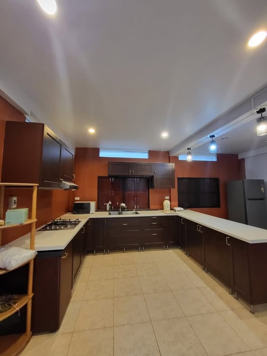 3 Bed House for Rent in Huai Khwang - Image 14