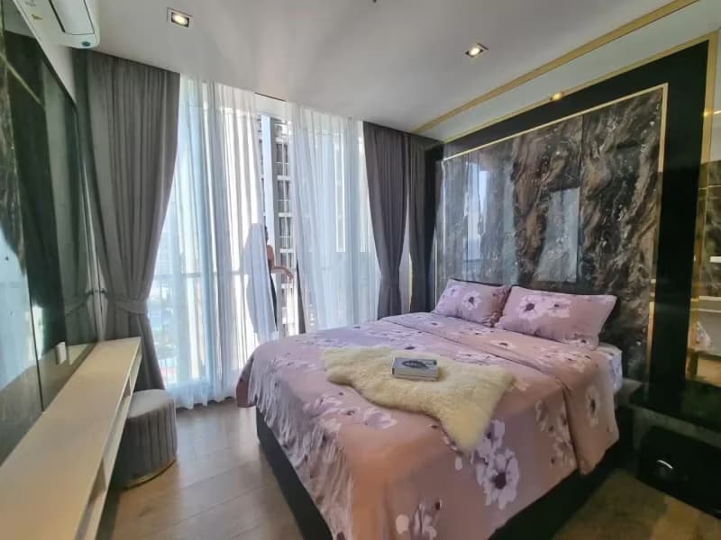 1 Bedroom Condo
