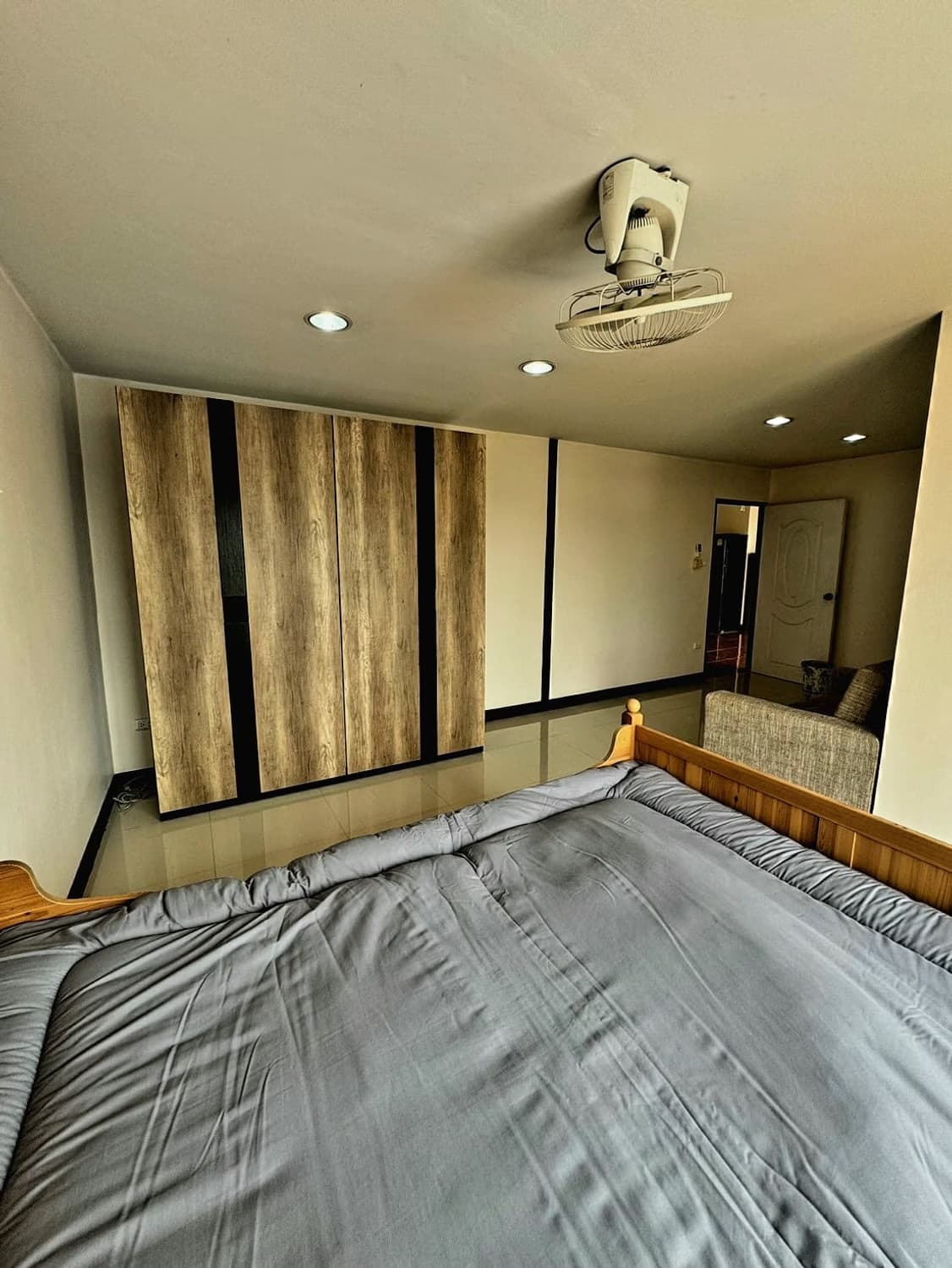 Condo for Rent at Por.Charoen Mansion - Image 8