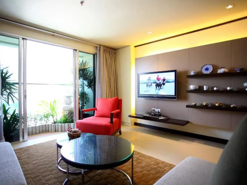 1 Bedroom Condo