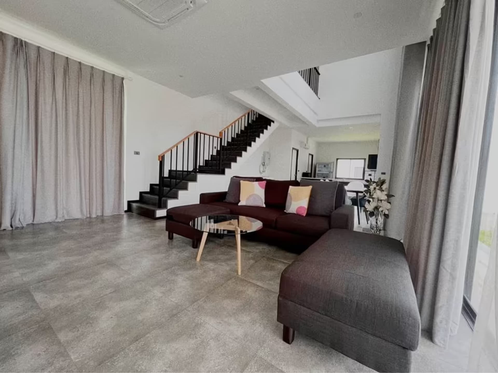 4 Bedroom House - Image 11