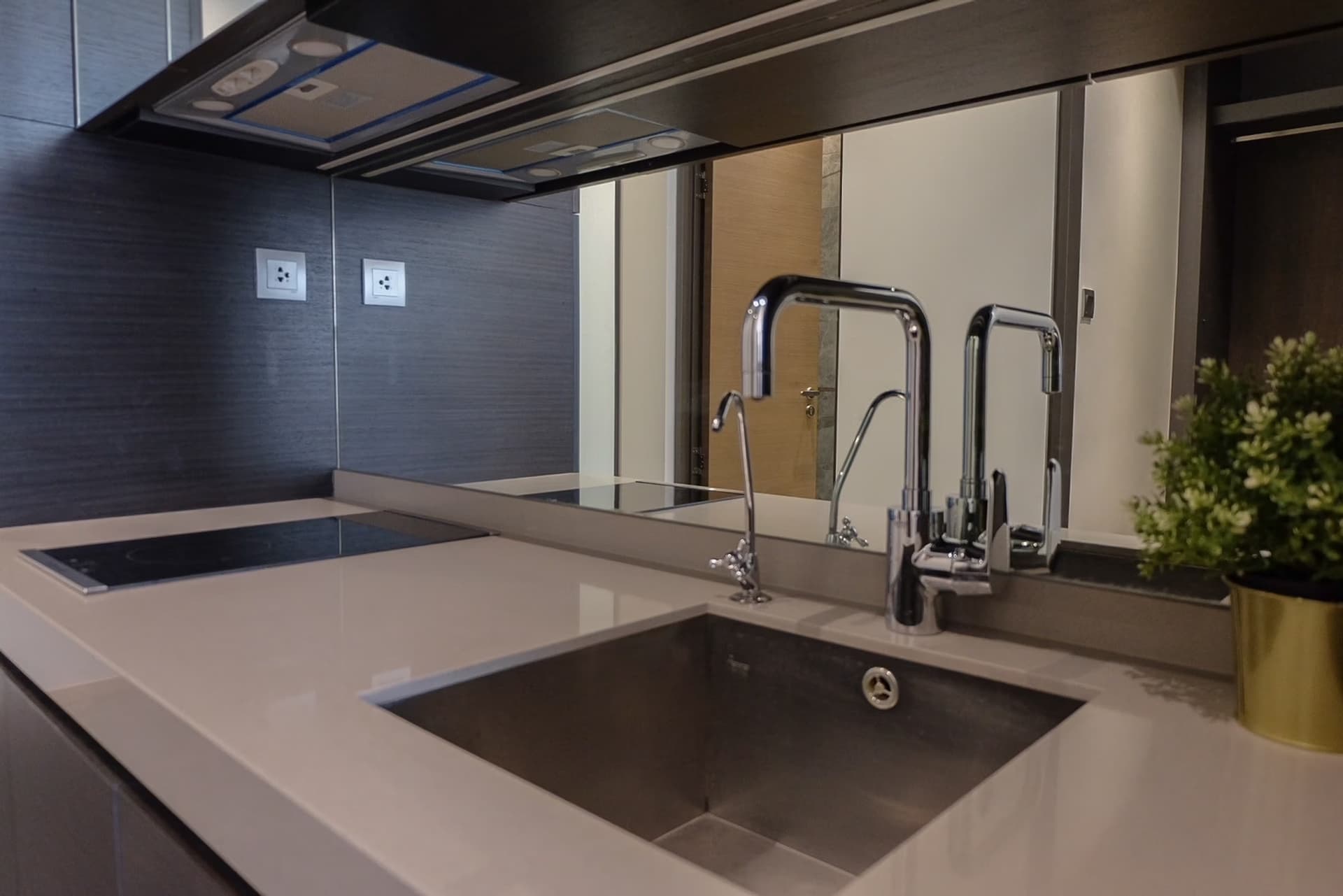 Condo for Rent at 28 Chidlom by SC Asset - Image 5
