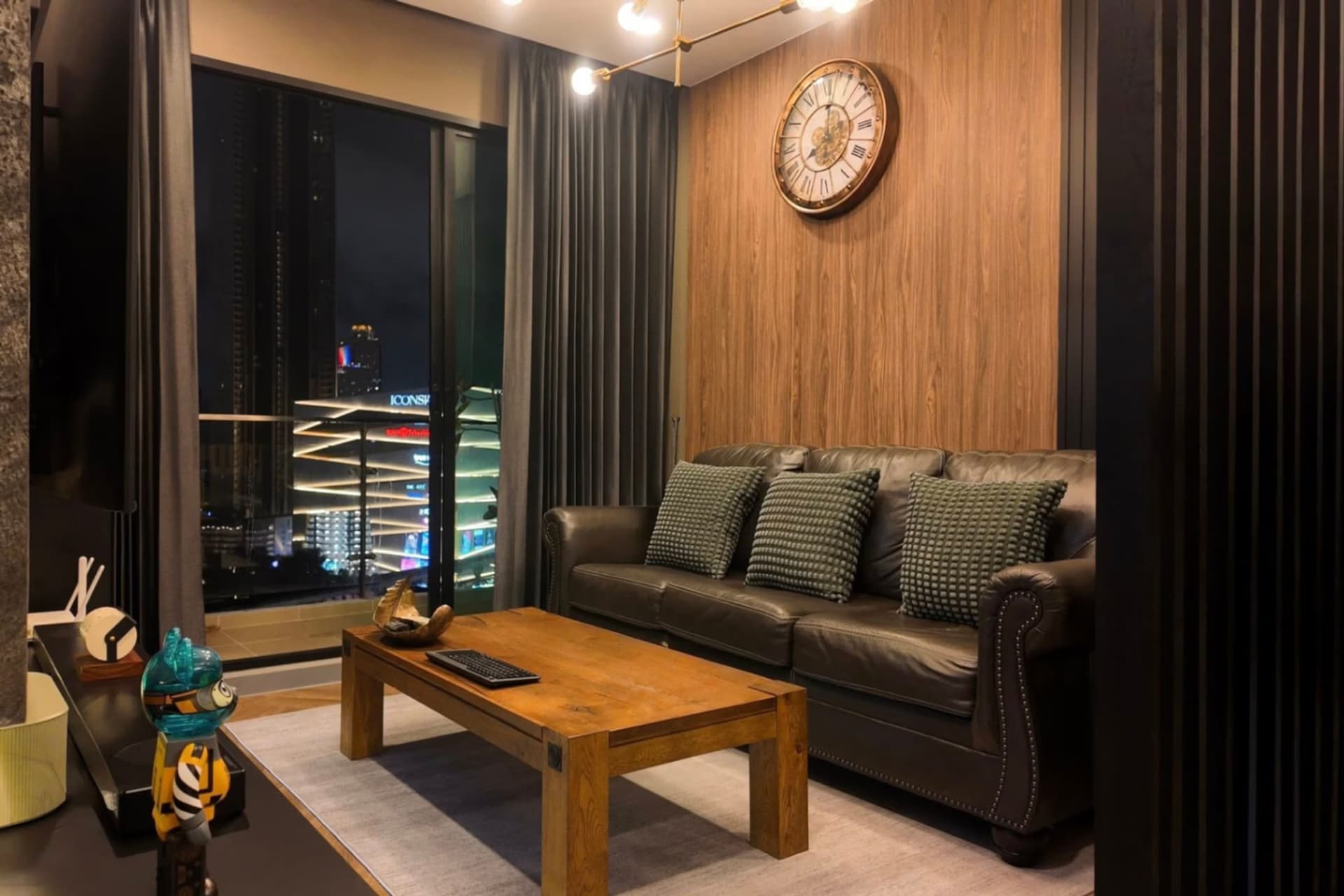 2 Bed Condo for Rent and Sale in Khlong San - Image 2