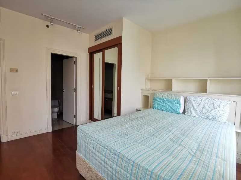 Condo for Rent at Langsuan Ville 