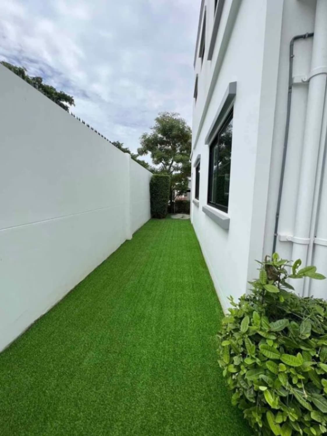 3 Bed House for Rent and Sale in Bang Phli, Samut Prakan - Image 11