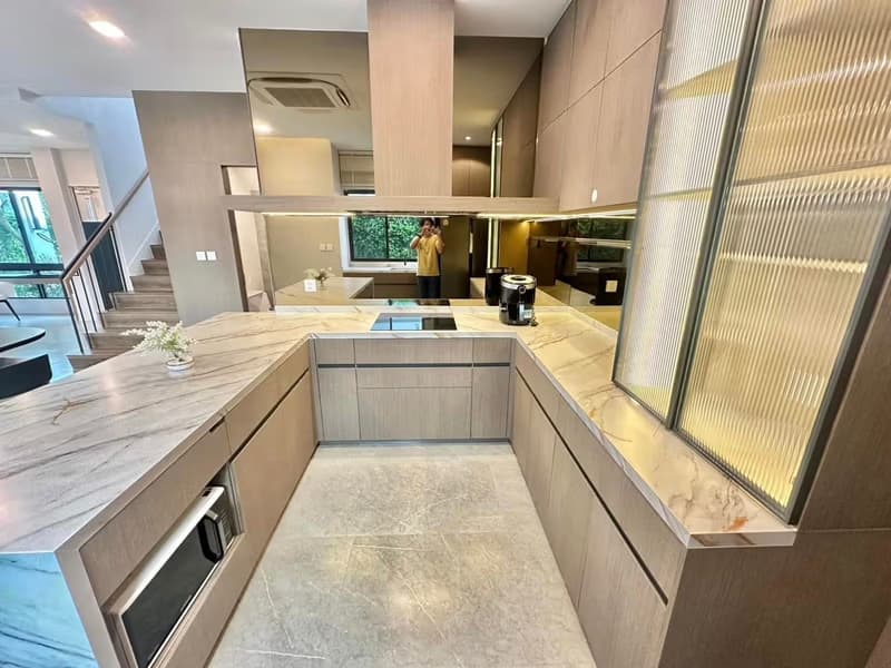 4 Bed House for Rent in undefined