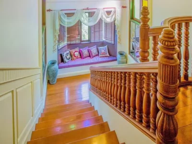6 Bedroom House