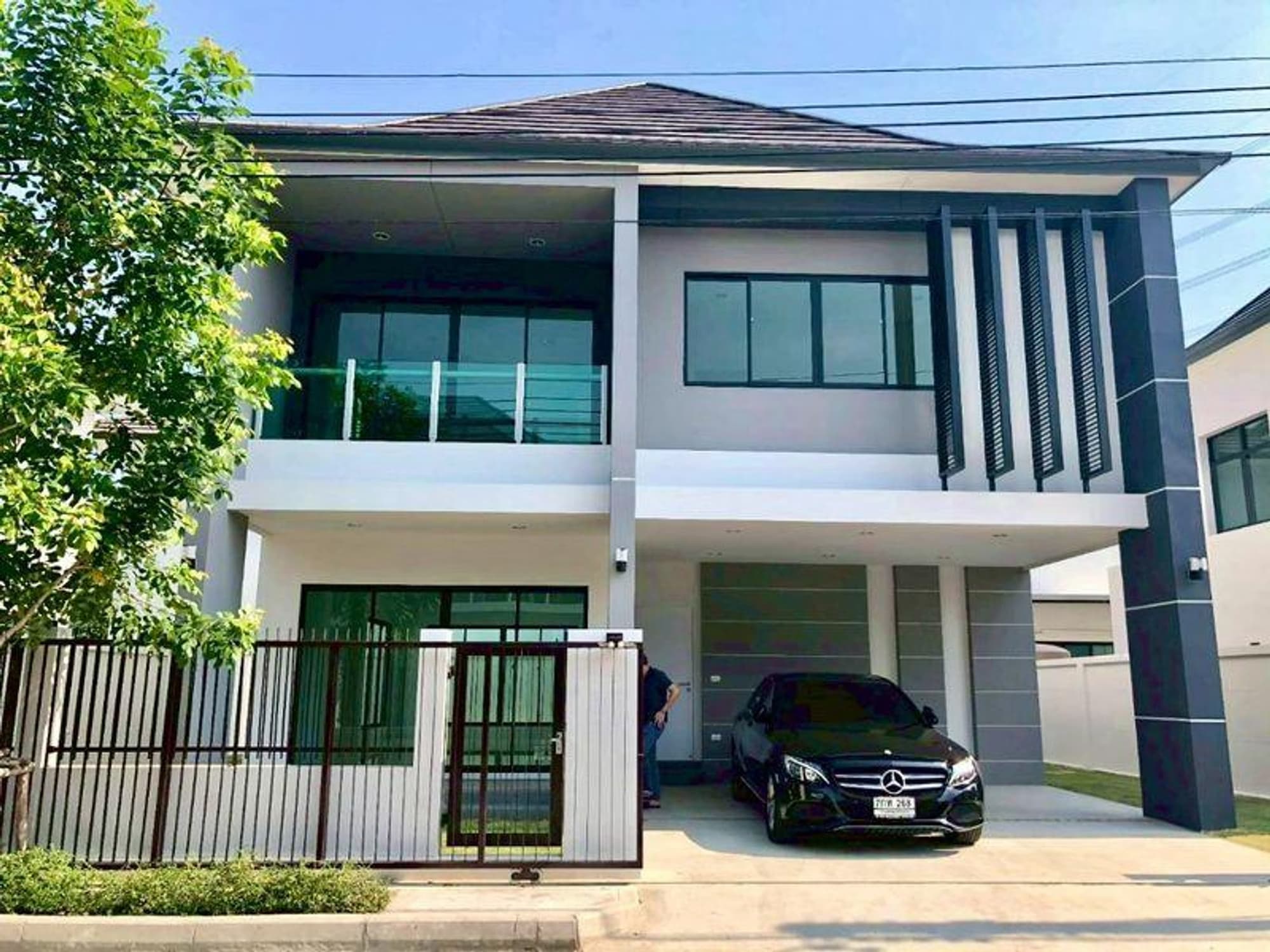 4 Bed House for Rent in Prawet - Image 1