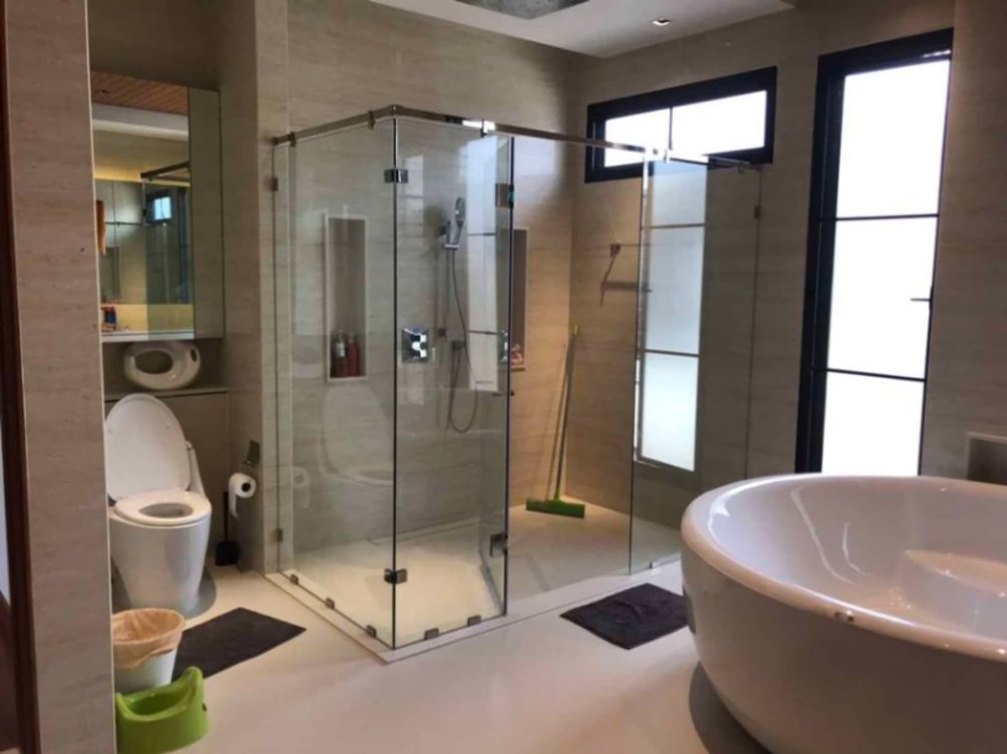 5 Bed House for Rent in Bang Na - Image 7