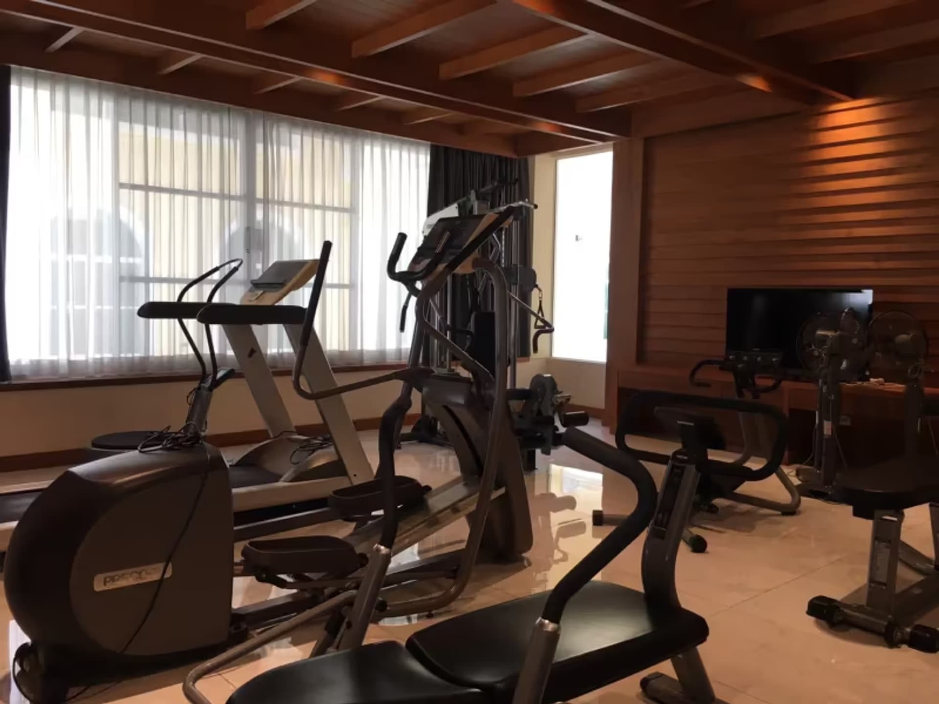 6 Bedroom House - Image 20