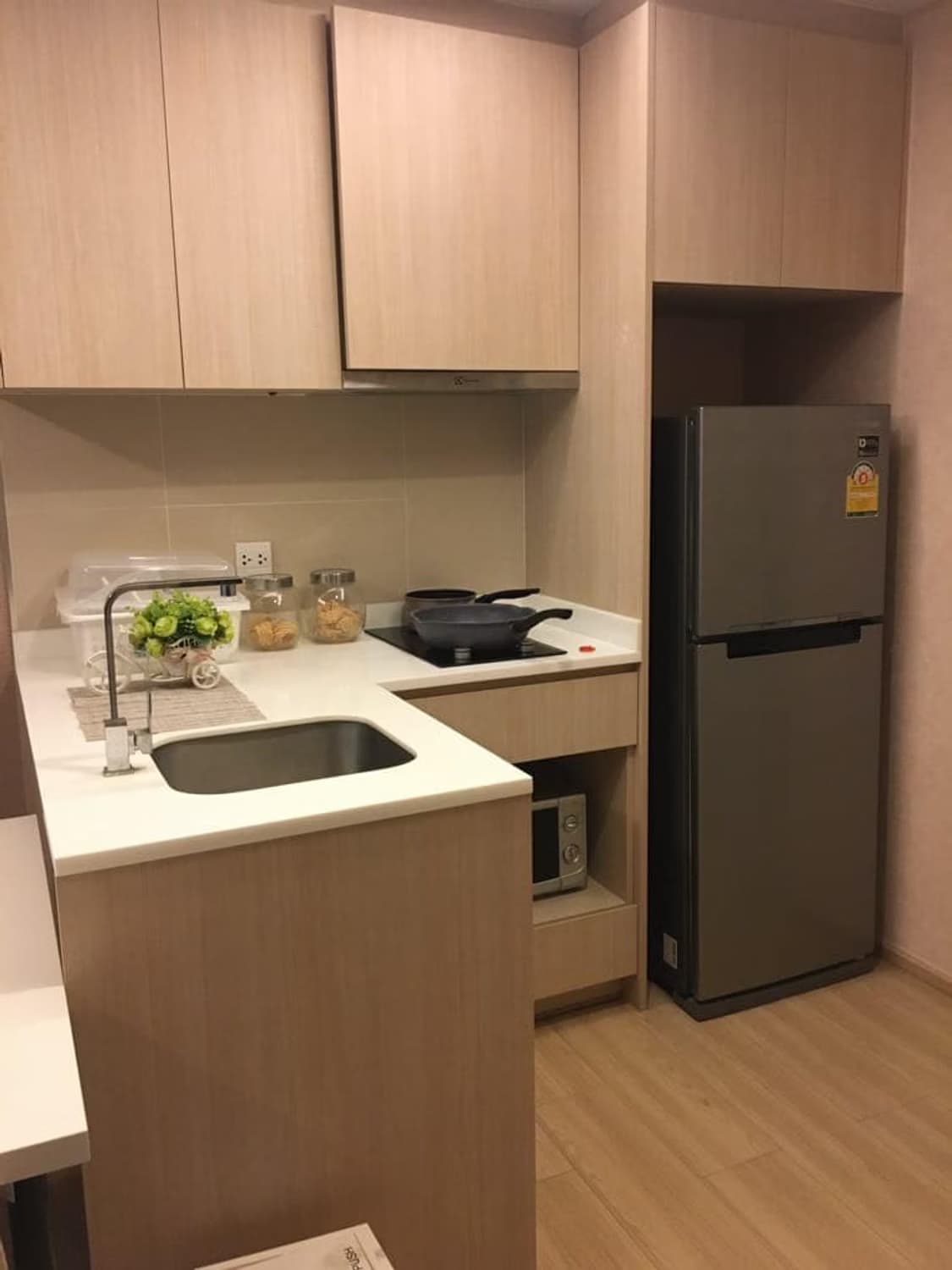 1 ห้องนอน Condo สำหรับ จำหน่าย ใกล้ Ratchathewi BTS - Image 3