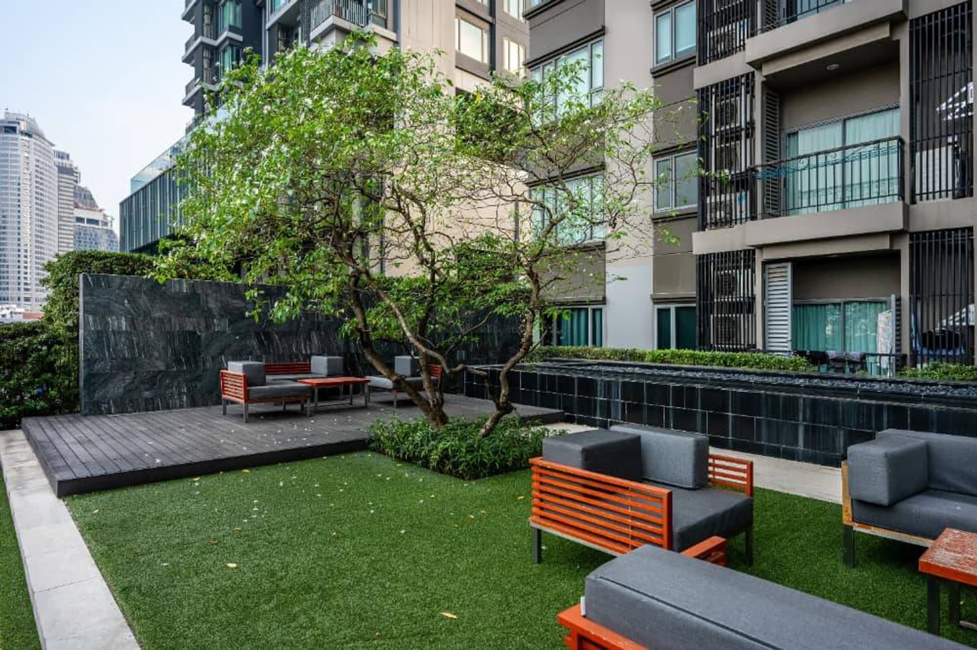 2 Bed Condo for Sale in Khlong Toei - Image 13