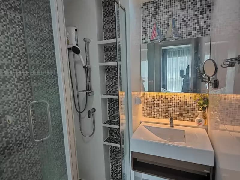 1 Bedroom Condo