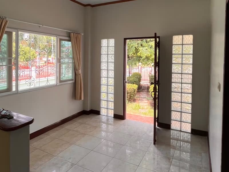4 Bed House for Rent in San Kamphaeng