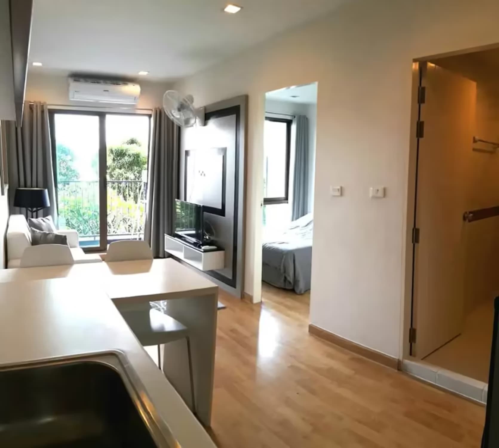 1 Bedroom Condo - Image 1