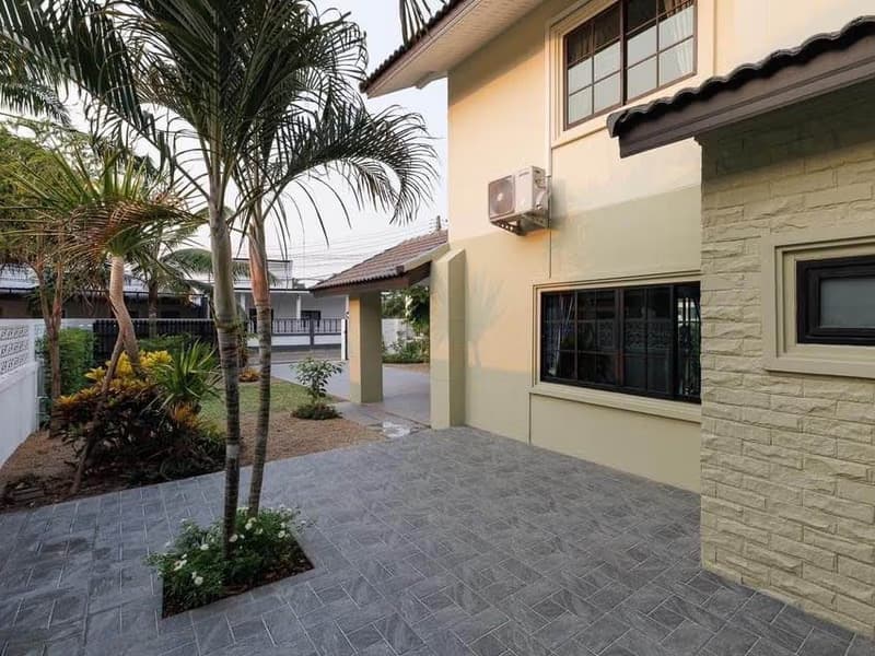 4 Bed House for Rent in Mueang Chiang Mai