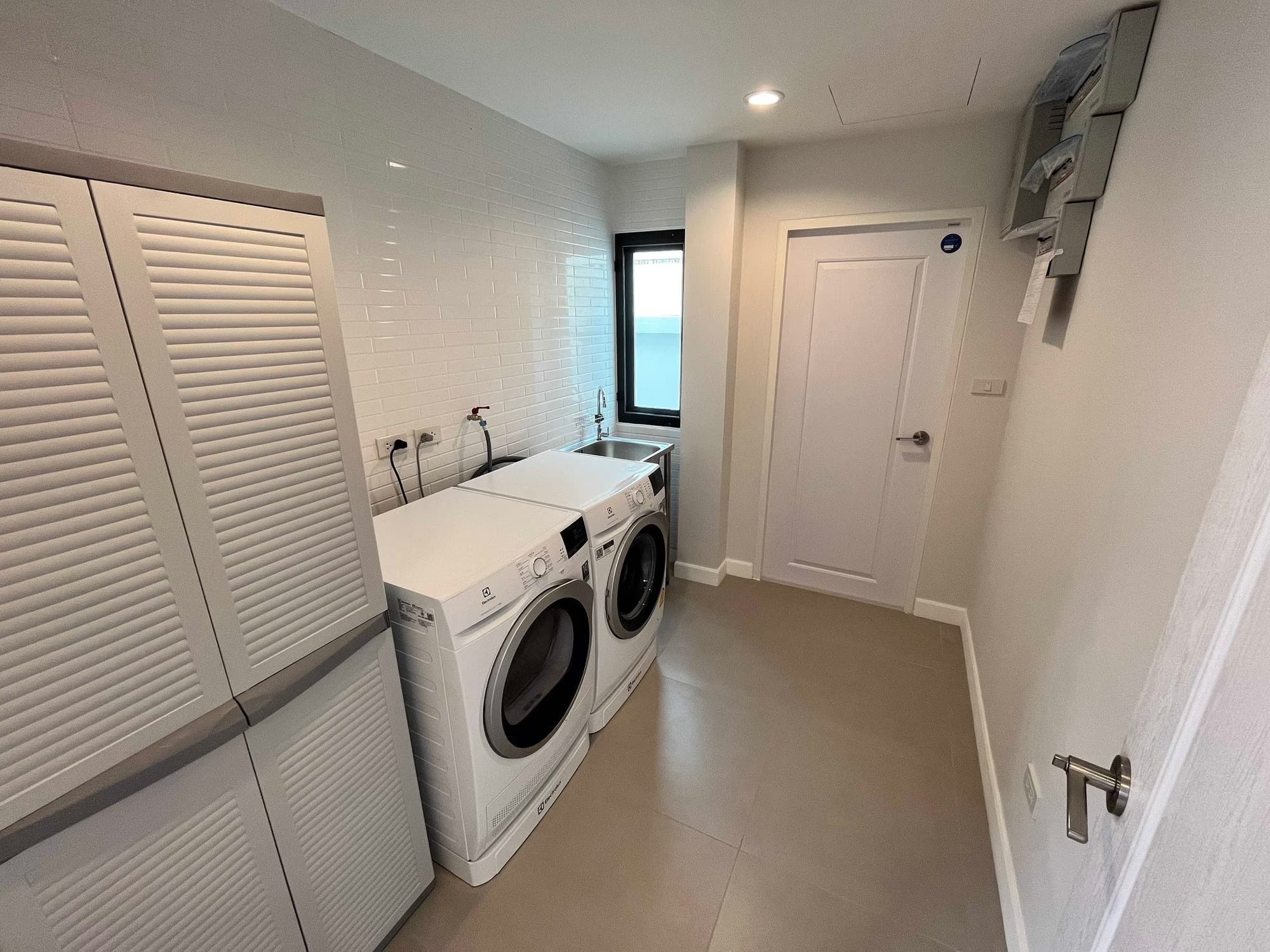 4 Bedroom House - Image 24