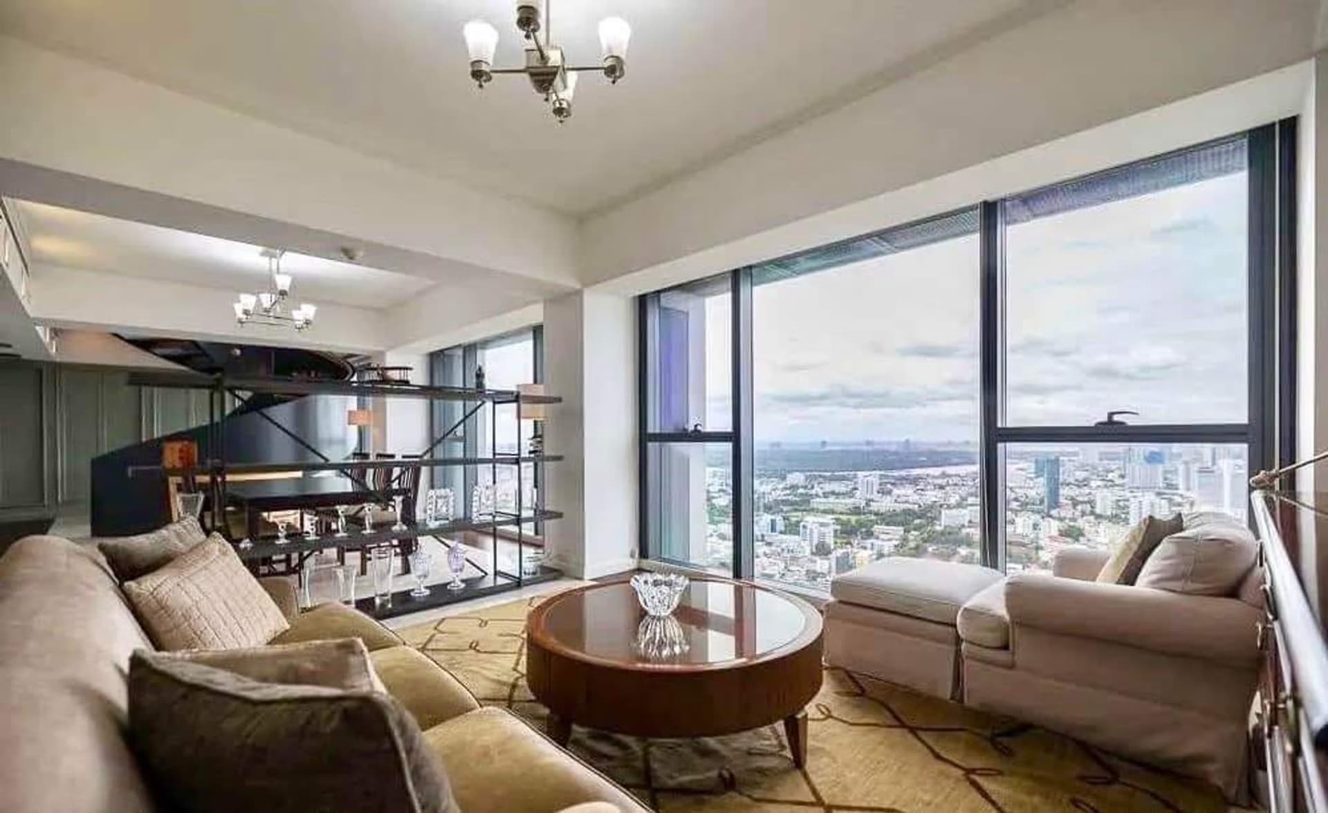4 Bed Condo for Rent in Sathon - Image 3