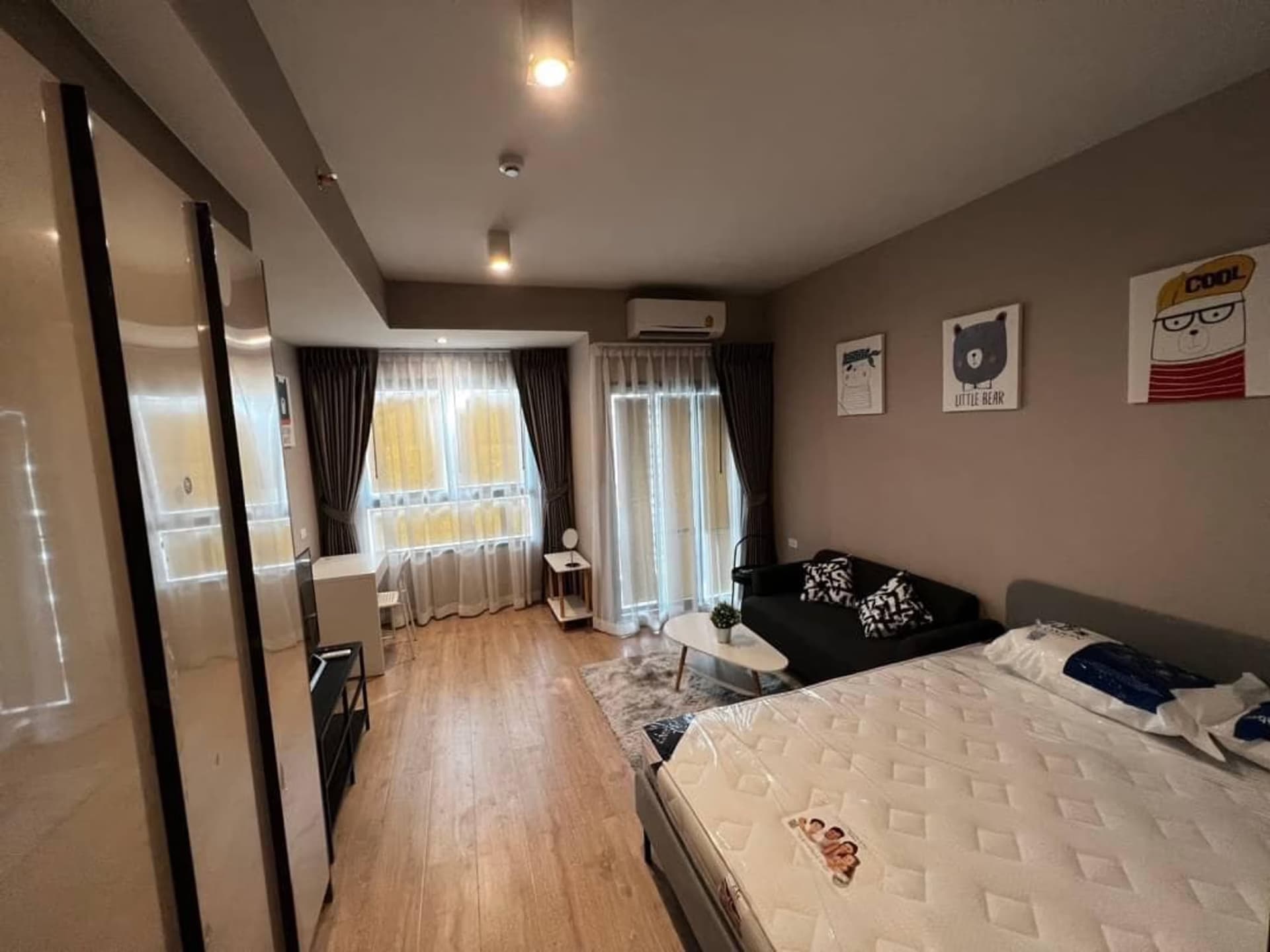 Condo for Rented at Ideo Rama 9 - Asoke - Image 1