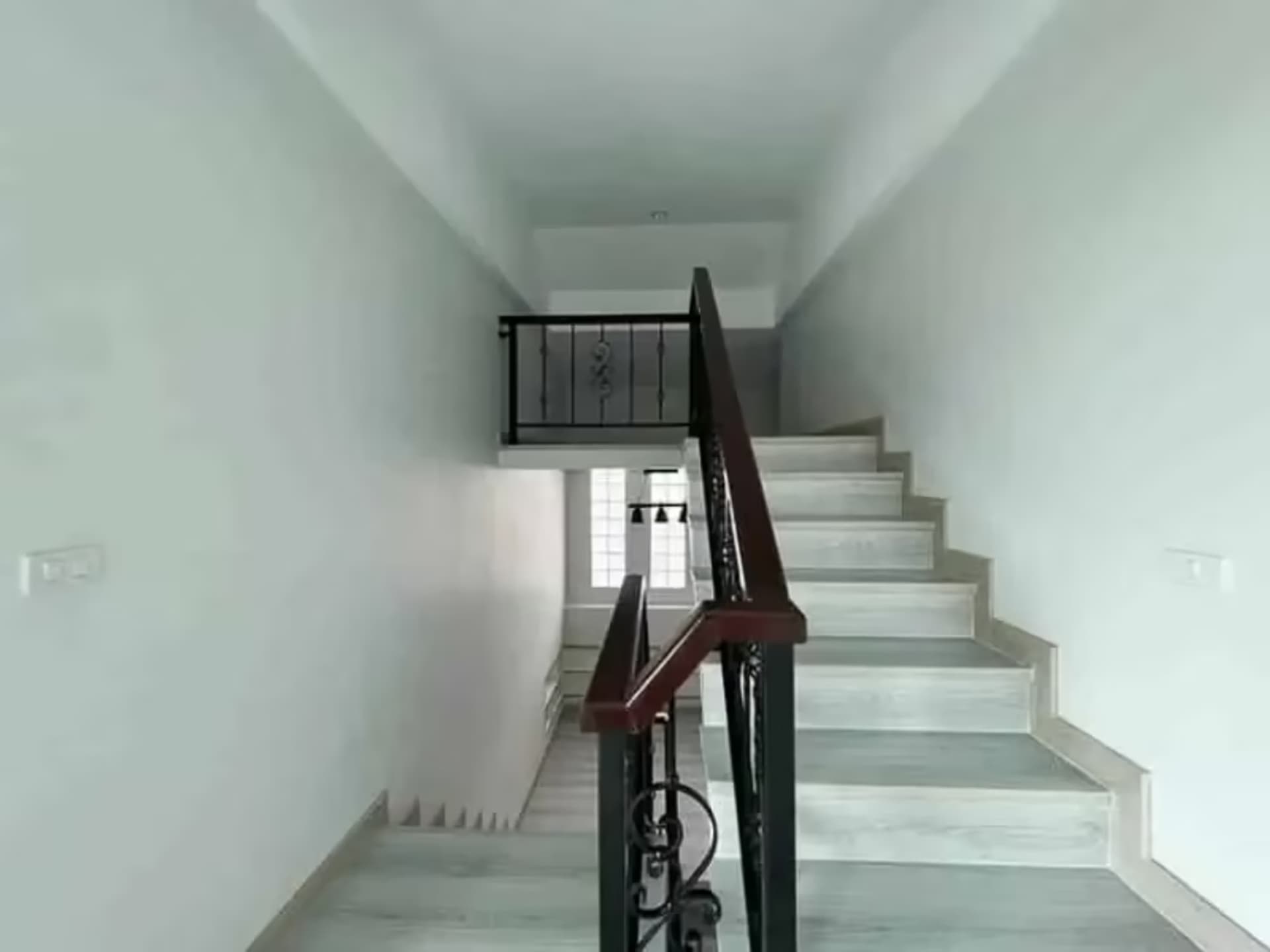 4 Bedroom House - Image 9