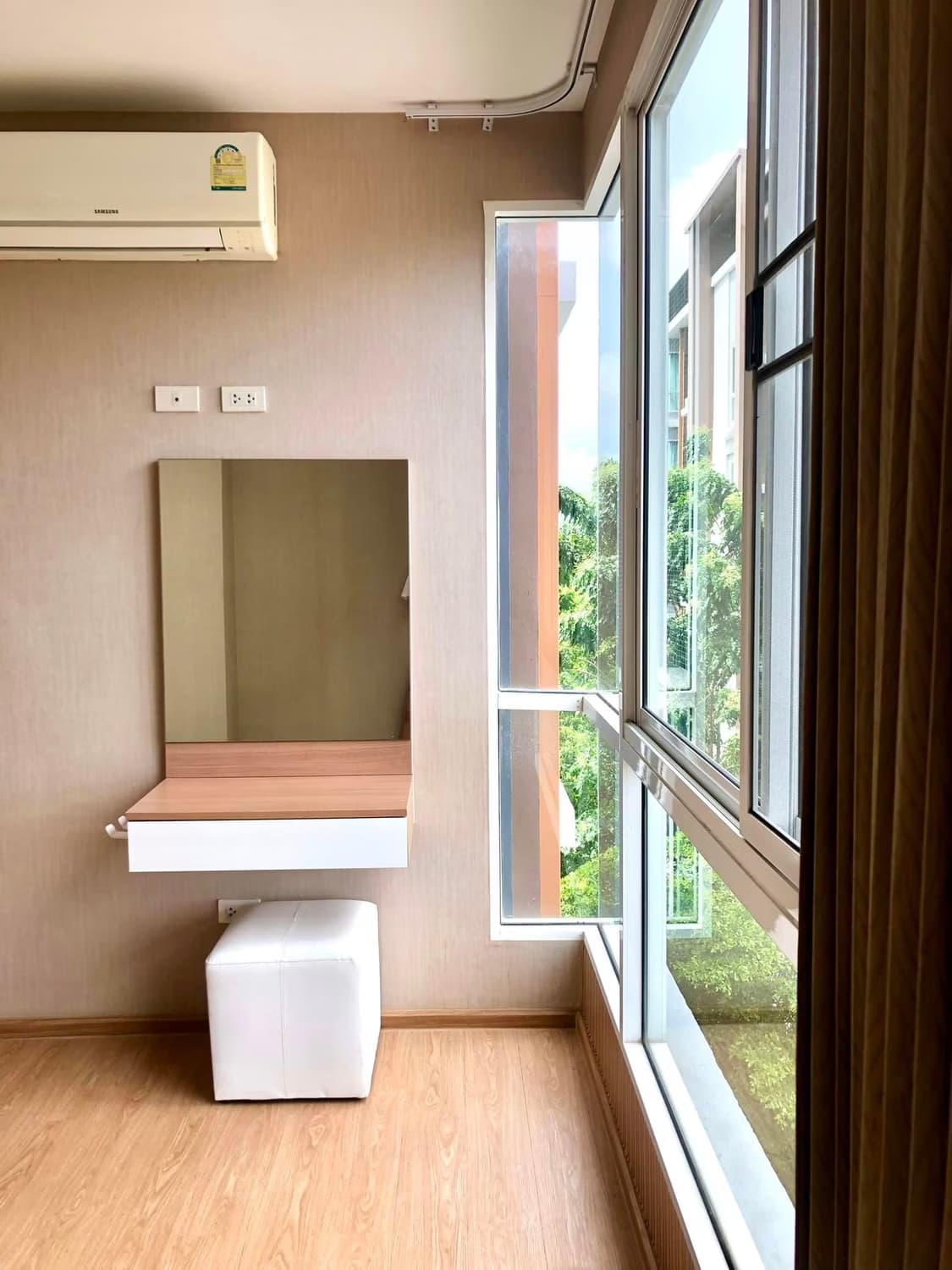 Condo for Sale at One Plus Nineteen 4 Condominium - Image 11