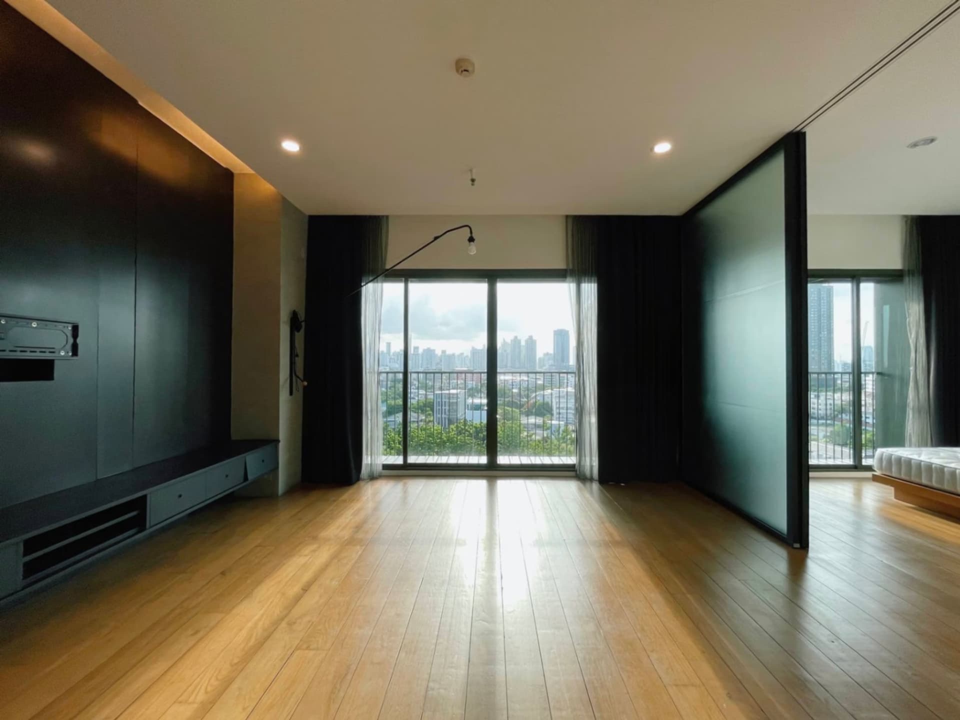 1 Bed Condo for Sale in Watthana - Image 1