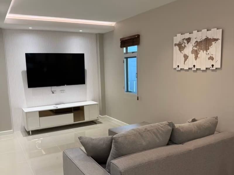 3 Bed Townhouse for Rent and Sale in Prawet