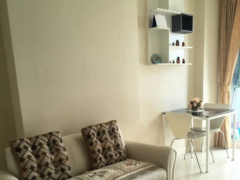 1 Bed Condo for Rent in Bang Rak