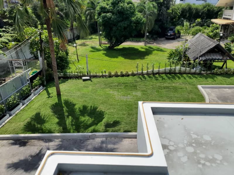 5 Bed House for Rent and Sale in Phra Khanong